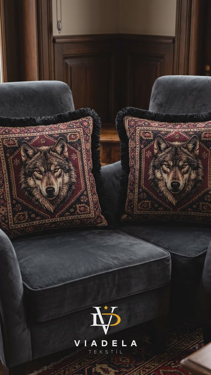Bozkurt Motifli Saçaklı Kırlent Kılıfı 2’li Set – 43 × 43 cm