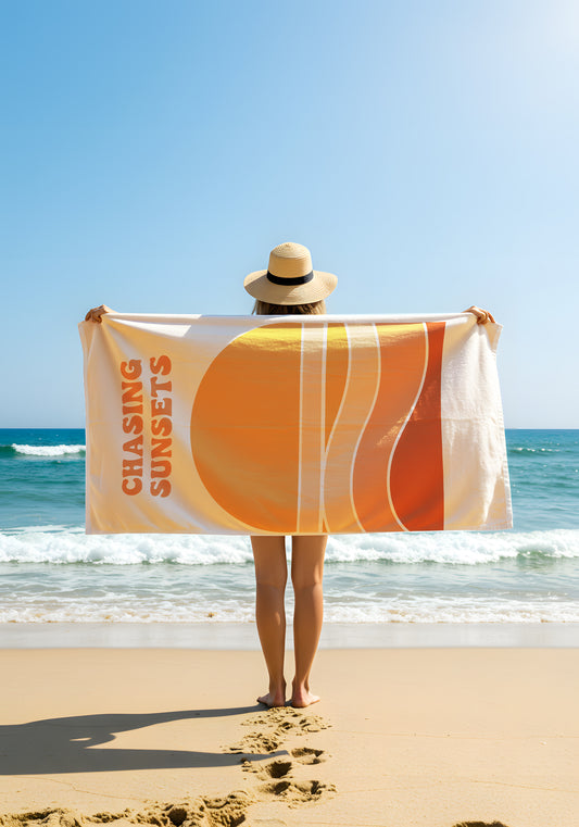 Chasing Sunsets Turuncu Plaj Havlusu – Günbatımı İlhamlı Minimalist Desen