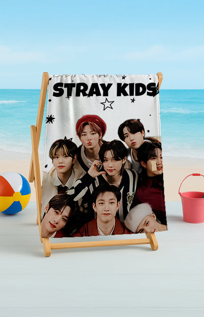 Stray Kids Plaj Havlusu – Enerji Dolu K-Pop Plaj Stili!